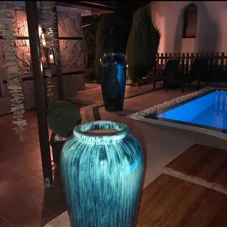 Stunning With Private Pool