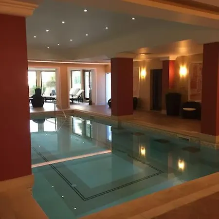 Stunning With Private Pool