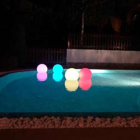 Stunning With Private Pool