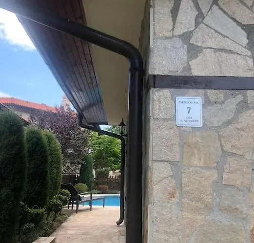 Stunning With Private Pool