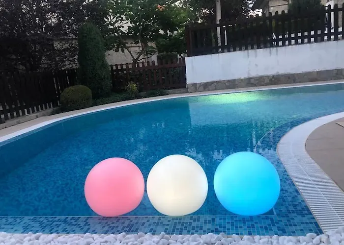 Stunning With Private Pool